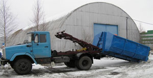 Грузовой автомобиль ЗИЛ 433362 с кузовом-контейнером может использоваться в качестве шасси мусоровоза самосвала